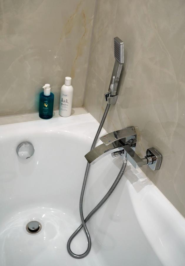 ורשה Nice Apartament With Small Tub מראה חיצוני תמונה